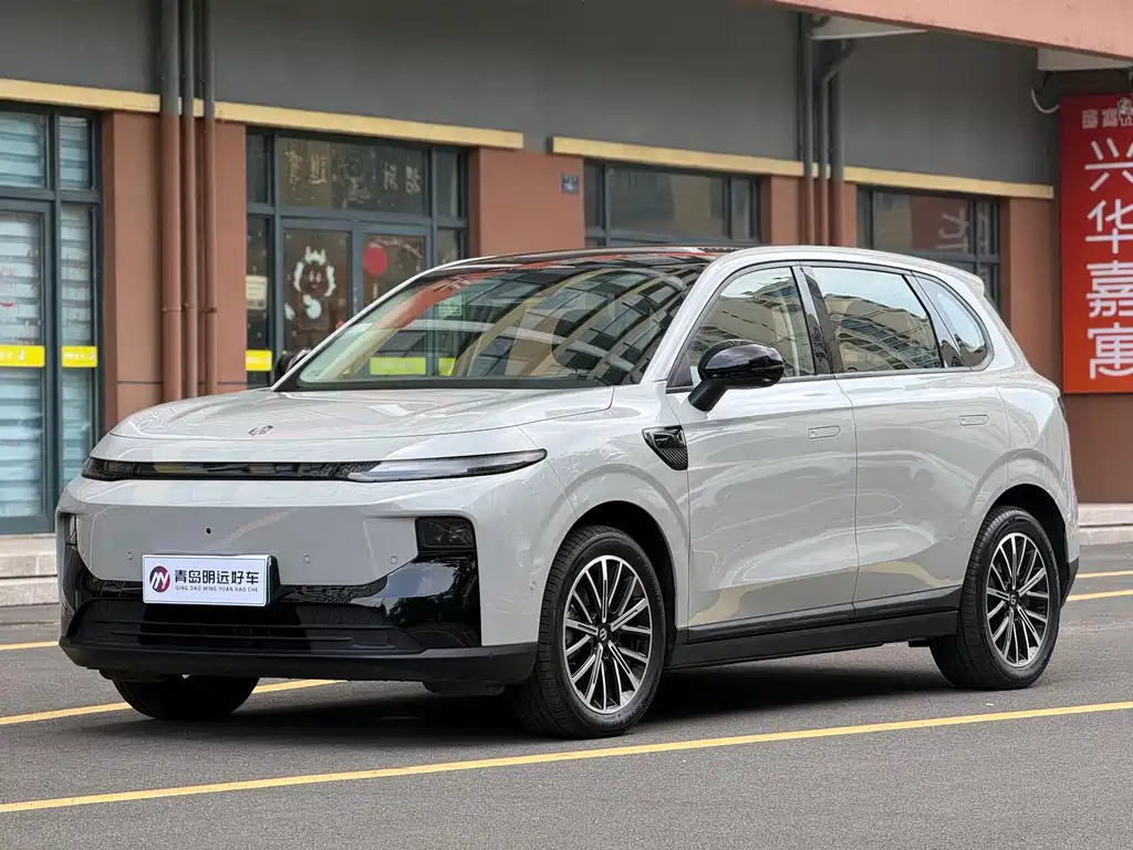 2025 Leapmotor B10 - zdjęcie 1 z 10