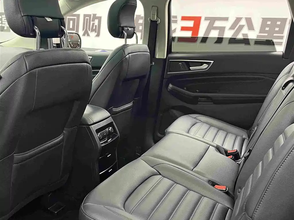 Ford Edge — миниатюра 8