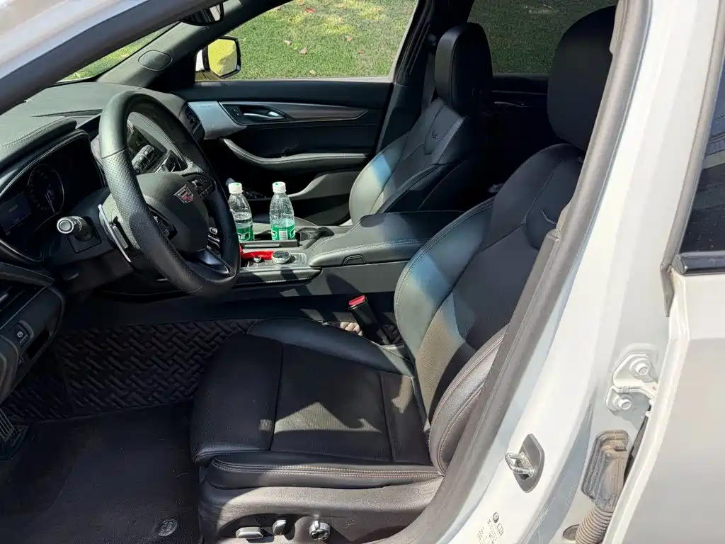Cadillac CT5 — миниатюра 8