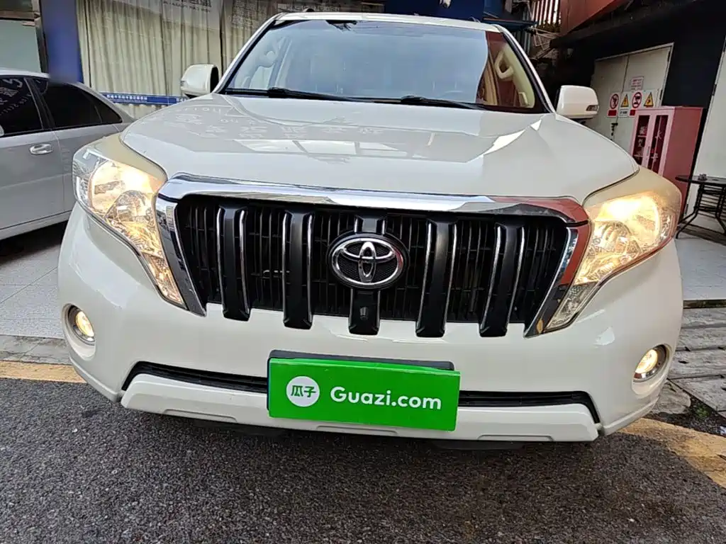 Toyota Land Cruiser Prado 2016 2.7L AT Standard