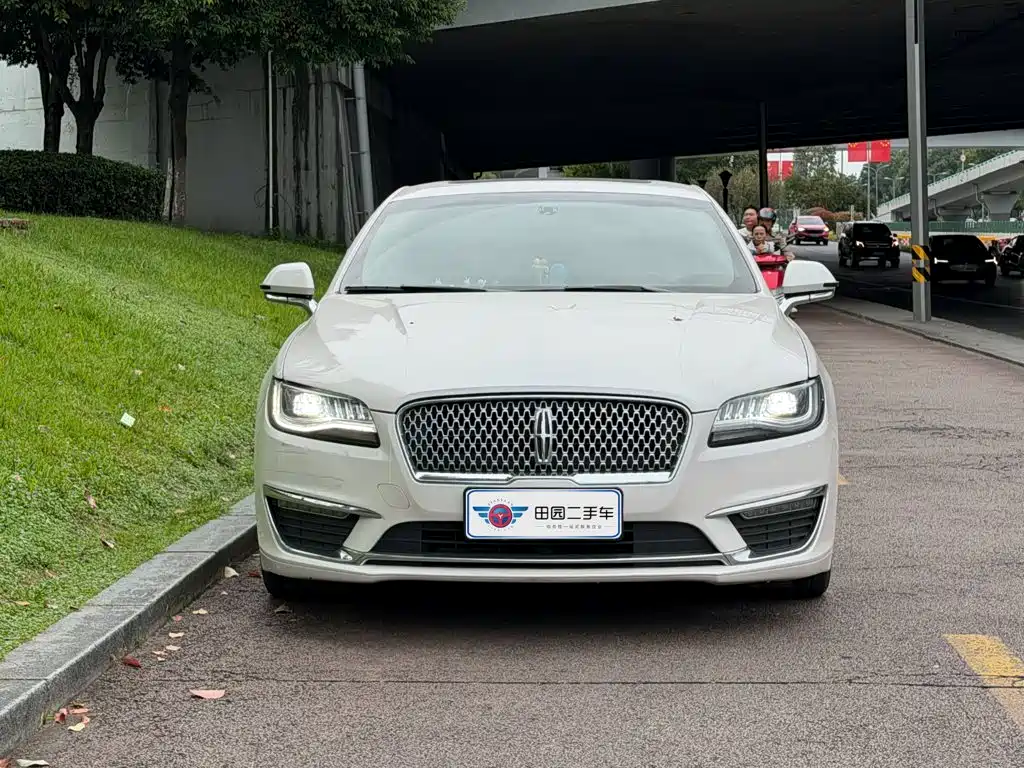 Lincoln MKZ — миниатюра 2