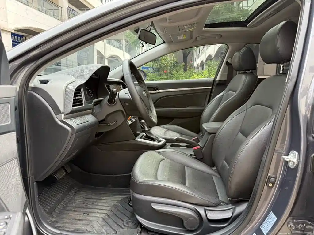 Hyundai Elantra — миниатюра 4