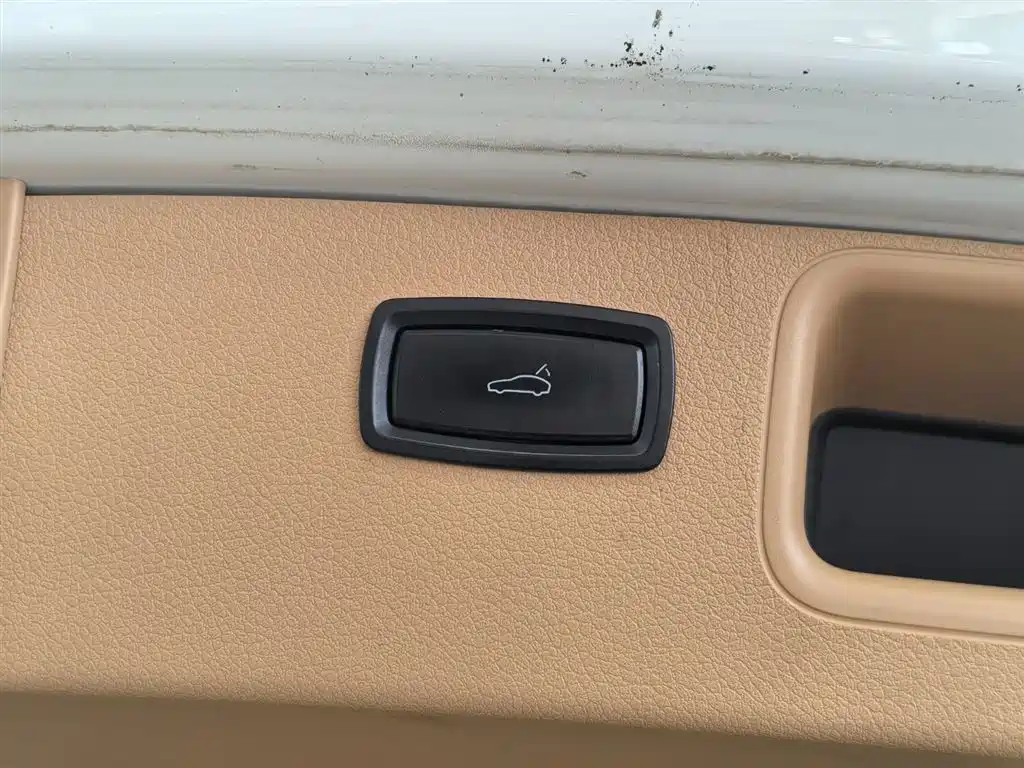 Porsche Macan — миниатюра 15