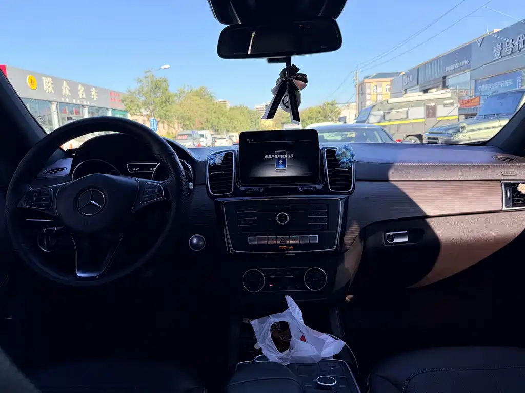 Mercedes-Benz GLE (Import) — миниатюра 7