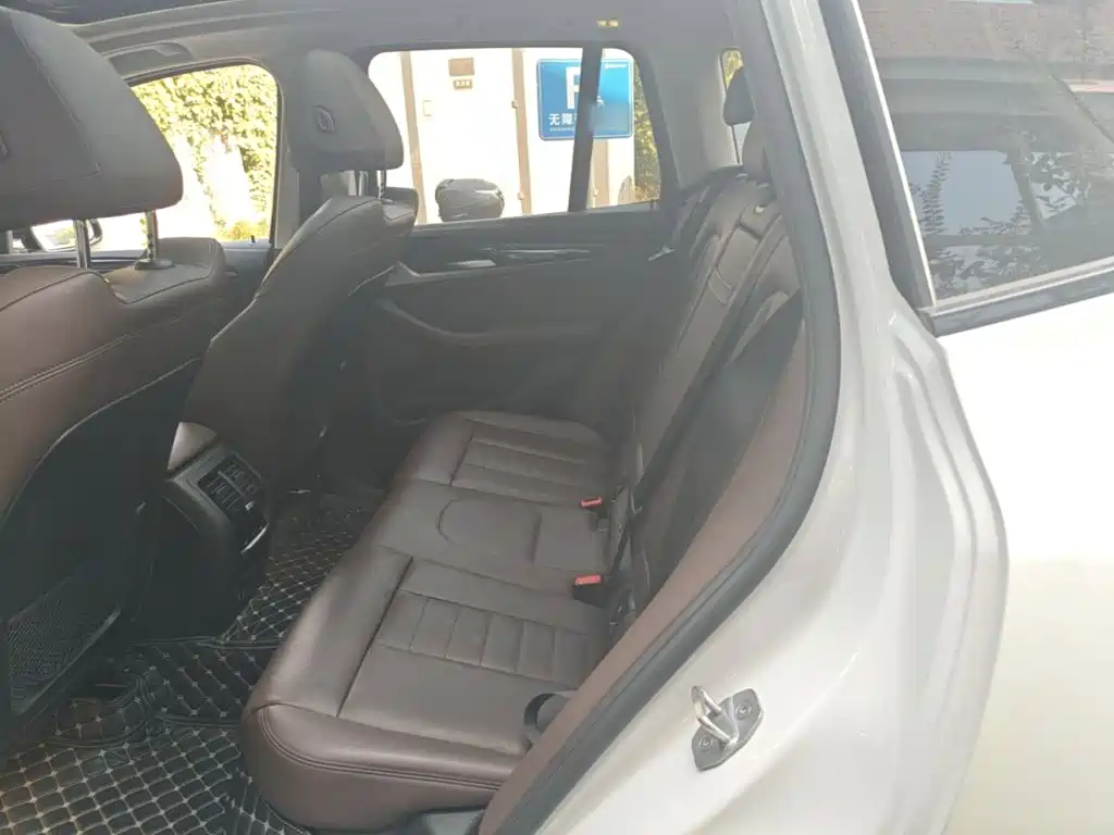 BMW X3 — миниатюра 17