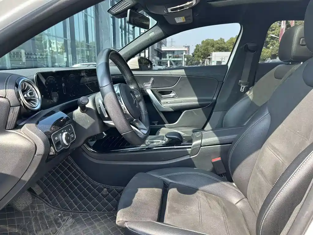 Mercedes-Benz A-Class — миниатюра 10