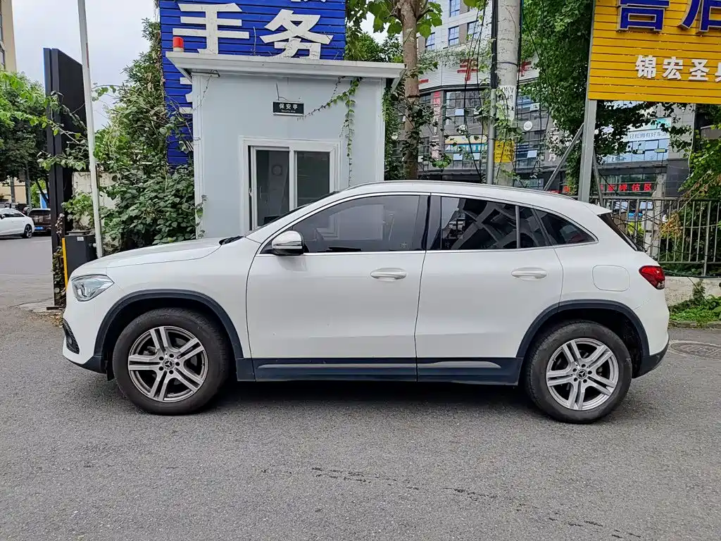 Mercedes-Benz GLA — миниатюра 3