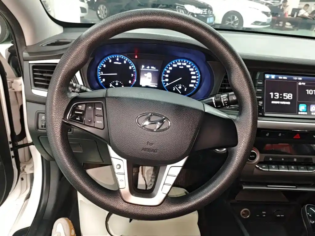 Hyundai Mistra — миниатюра 11