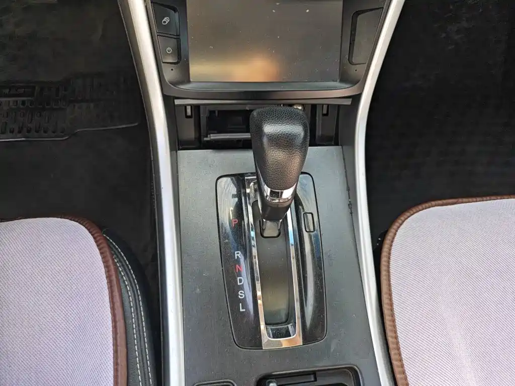 Honda Accord — миниатюра 7