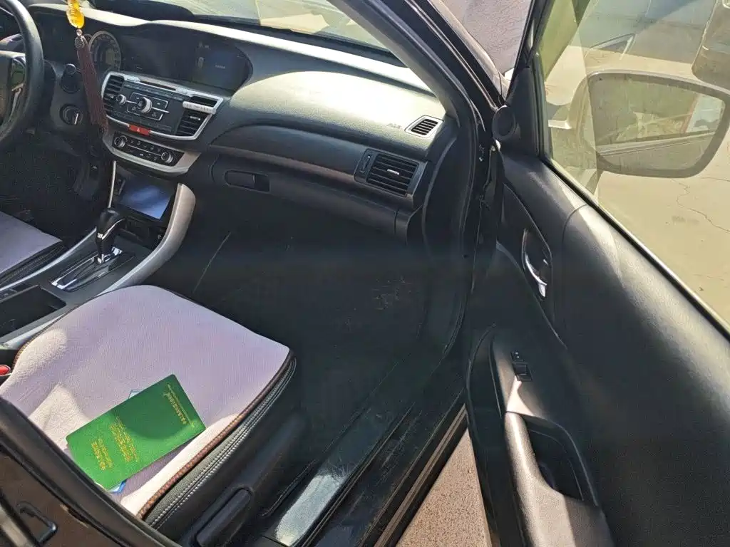 Honda Accord — миниатюра 18