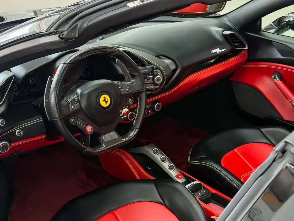 FERRARI 488