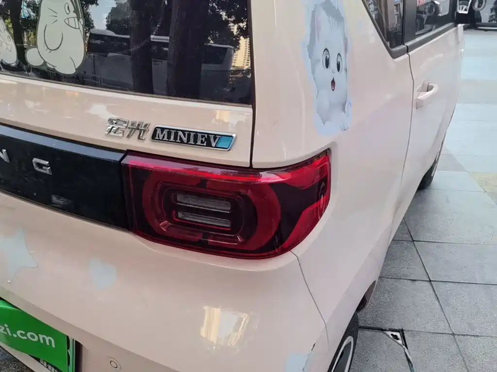 Wuling MINIEV — миниатюра 8