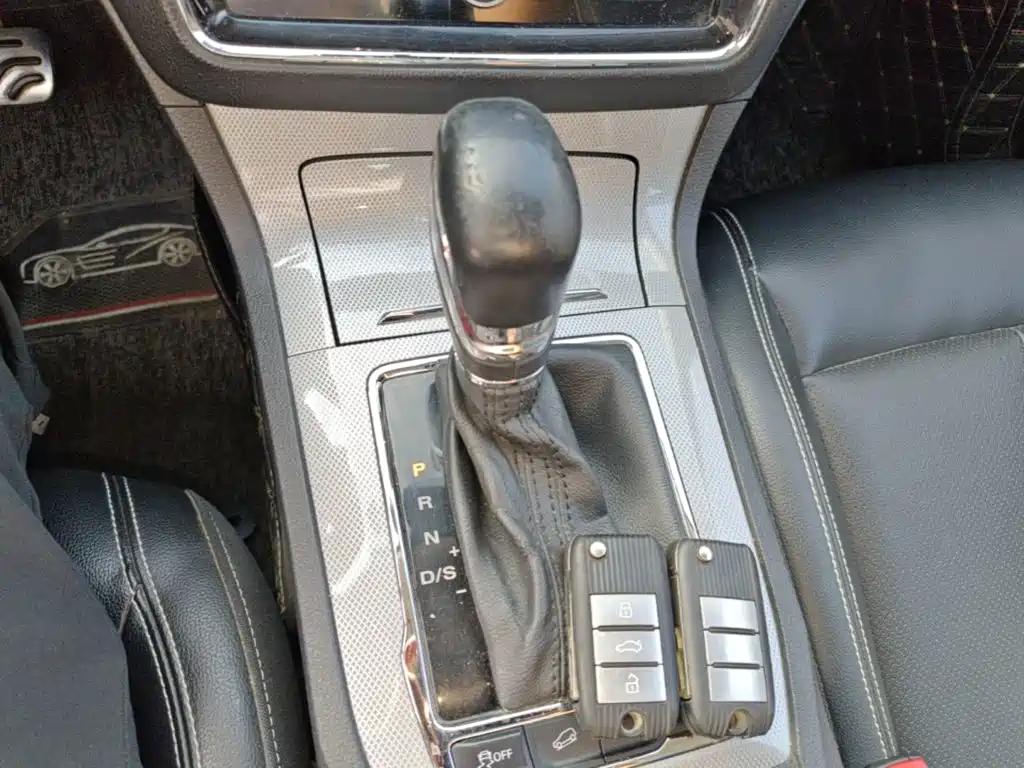Roewe RX5 — миниатюра 14