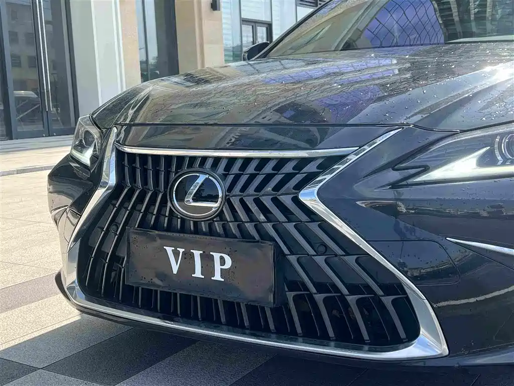 Lexus ES — миниатюра 11