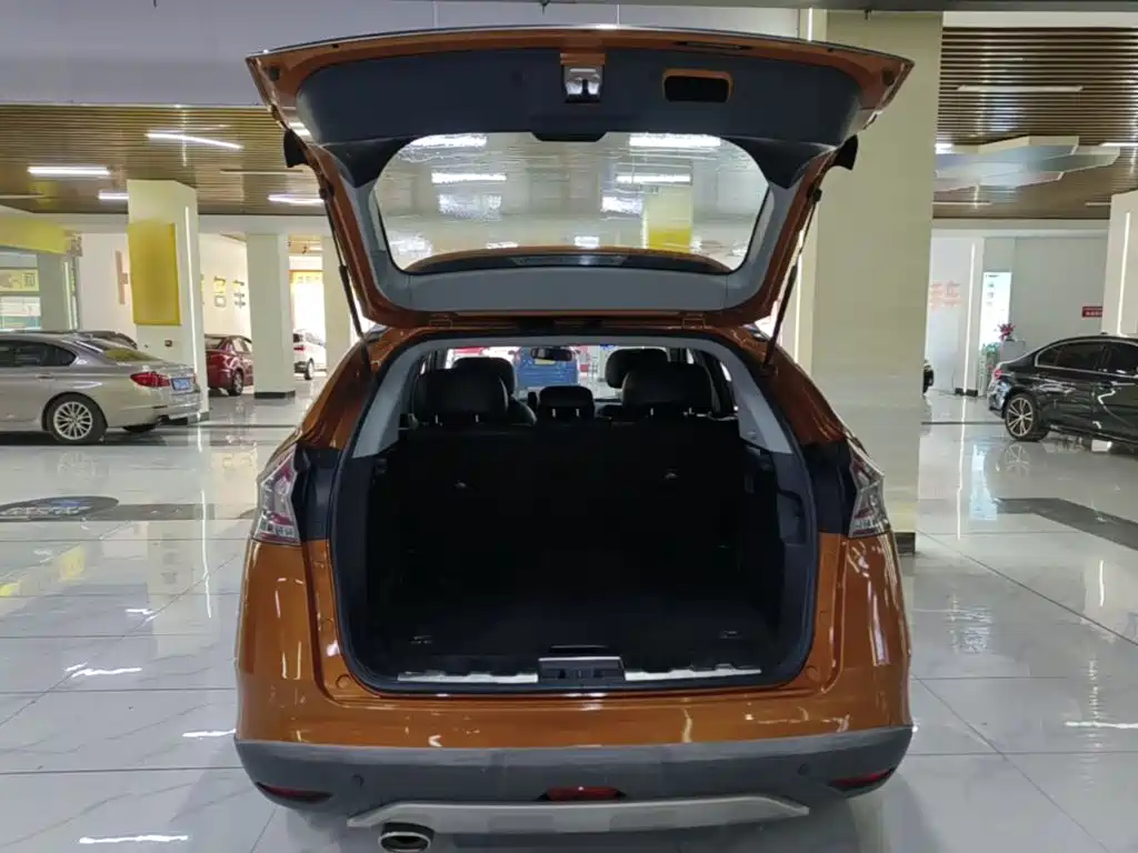 Luxgen U6 — миниатюра 19