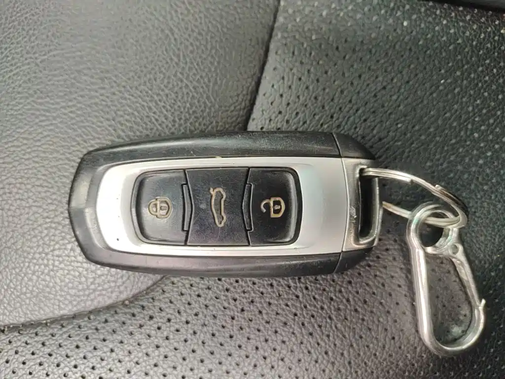 Geely Vision X3 — миниатюра 9
