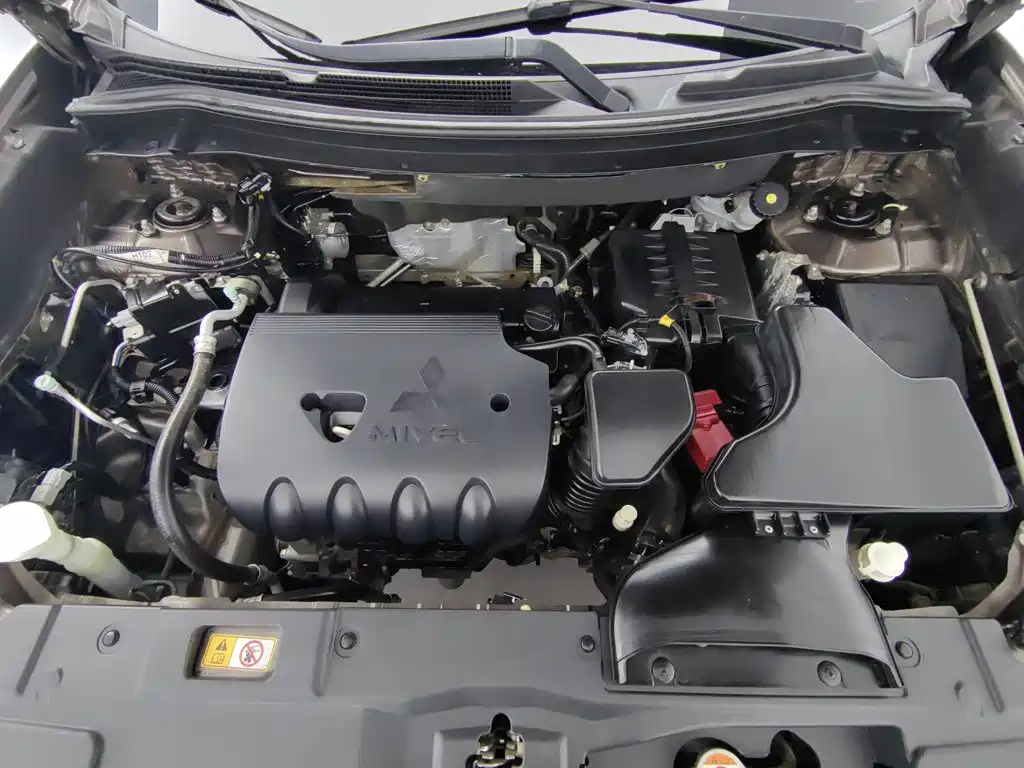 Mitsubishi Outlander — миниатюра 6