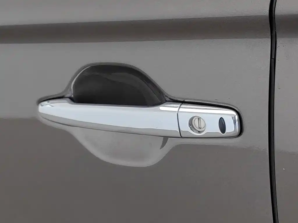 Mitsubishi Outlander — миниатюра 18