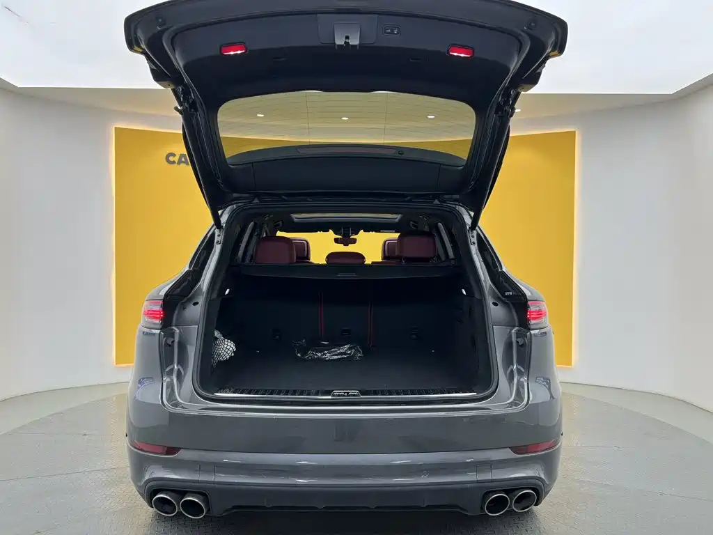Porsche Cayenne — миниатюра 13