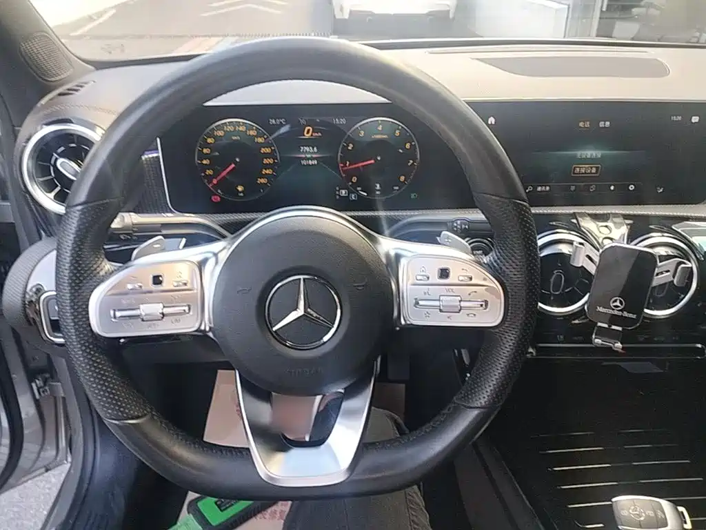 Mercedes-Benz A-Class — миниатюра 11