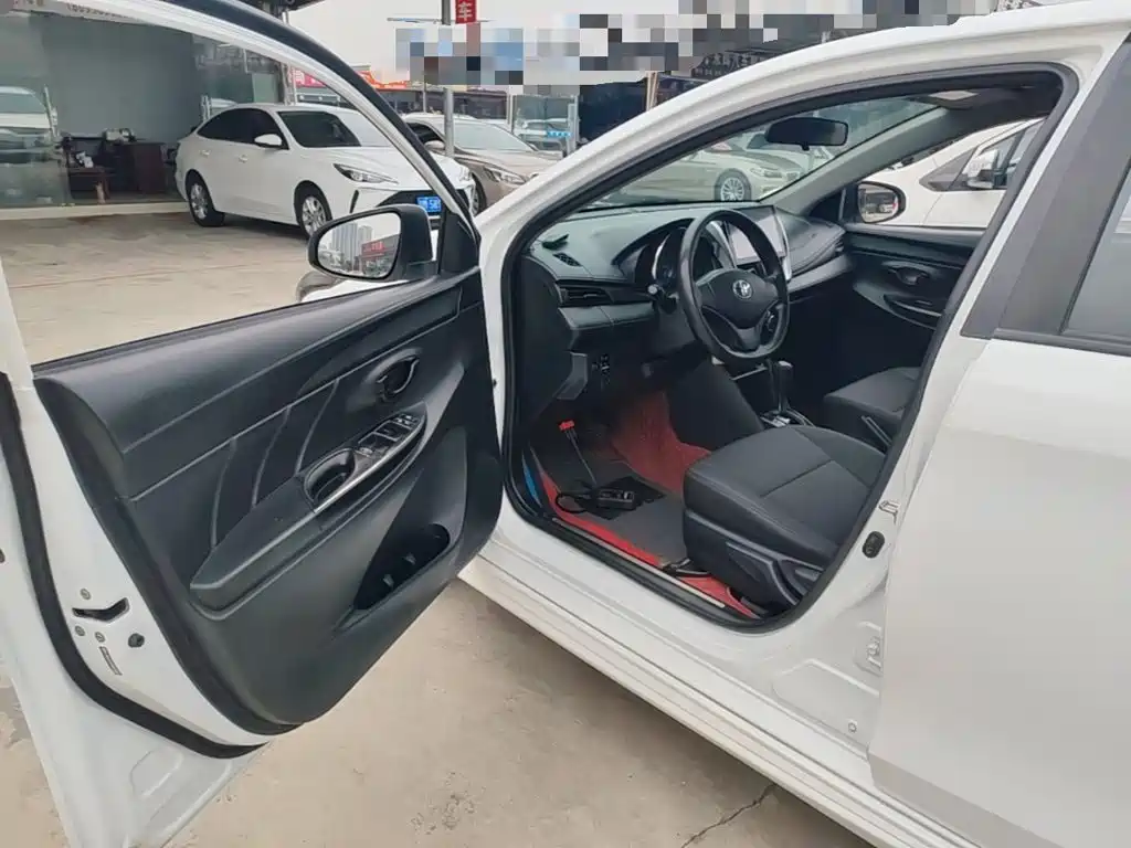 Toyota Yaris L — миниатюра 16