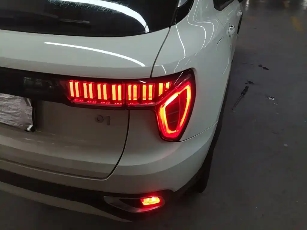 Lynk & Co 01 — миниатюра 8
