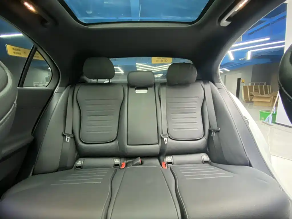 Mercedes-Benz C-Class — миниатюра 27