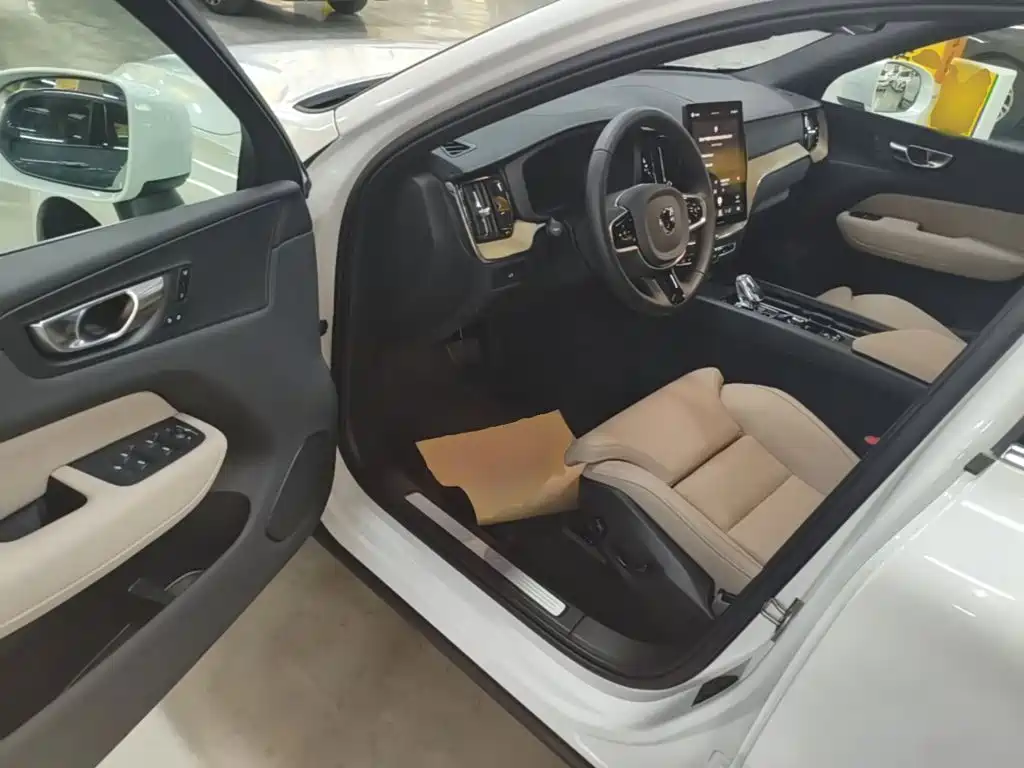 Volvo XC60 — миниатюра 16