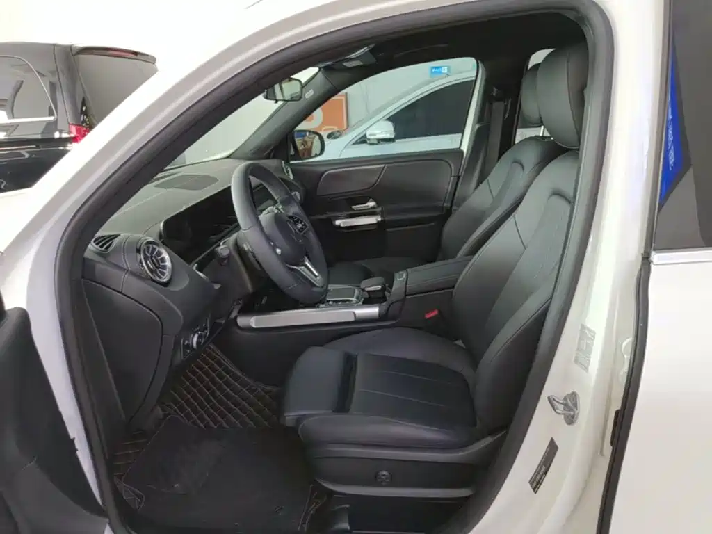 Mercedes-Benz GLB — миниатюра 15