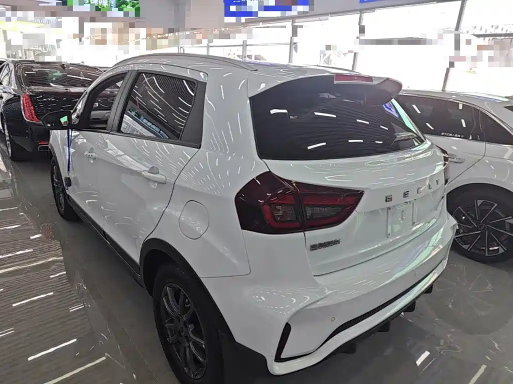 Geely Vision X3 — миниатюра 5
