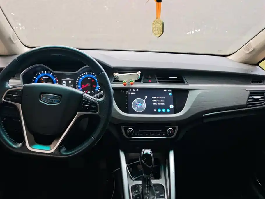 Geely Vision X3 — миниатюра 12