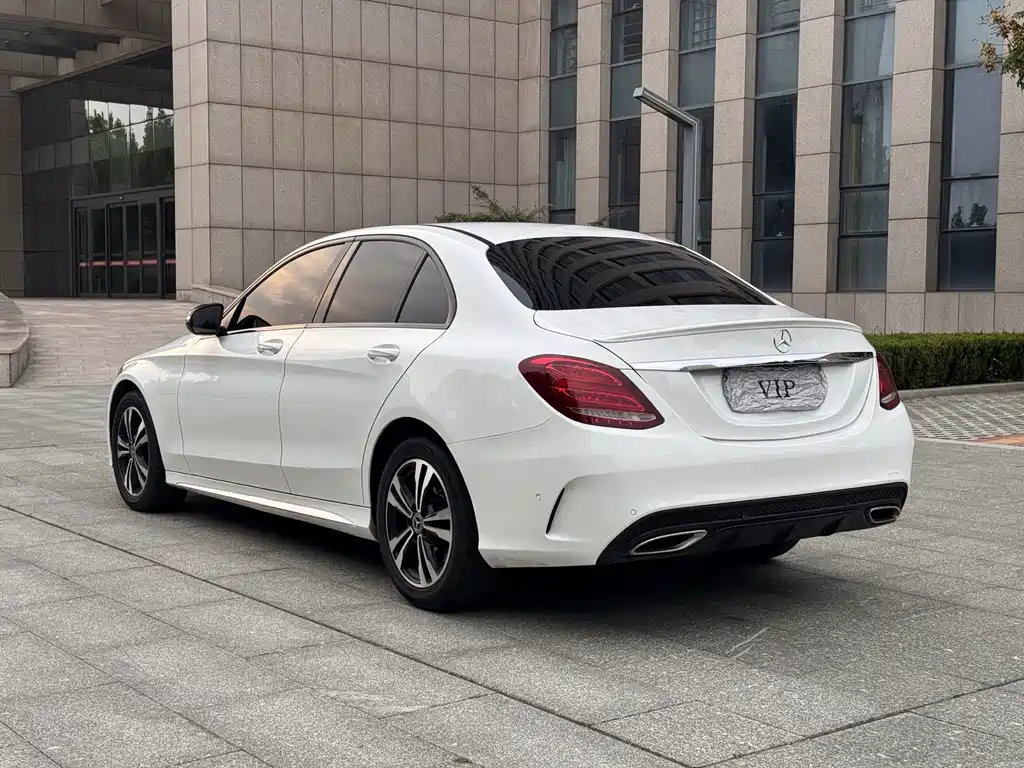 Mercedes-Benz C-Class — миниатюра 4