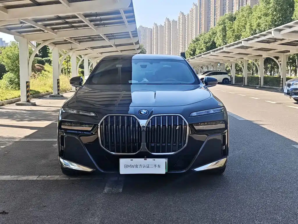 BMW i7 — миниатюра 5