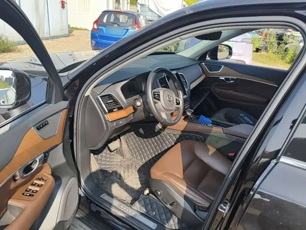 Volvo XC90 — миниатюра 16