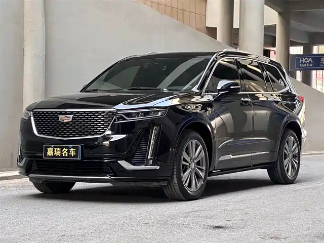 CADILLAC XT6