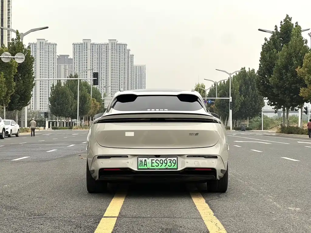 Zeekr 007GT — миниатюра 8