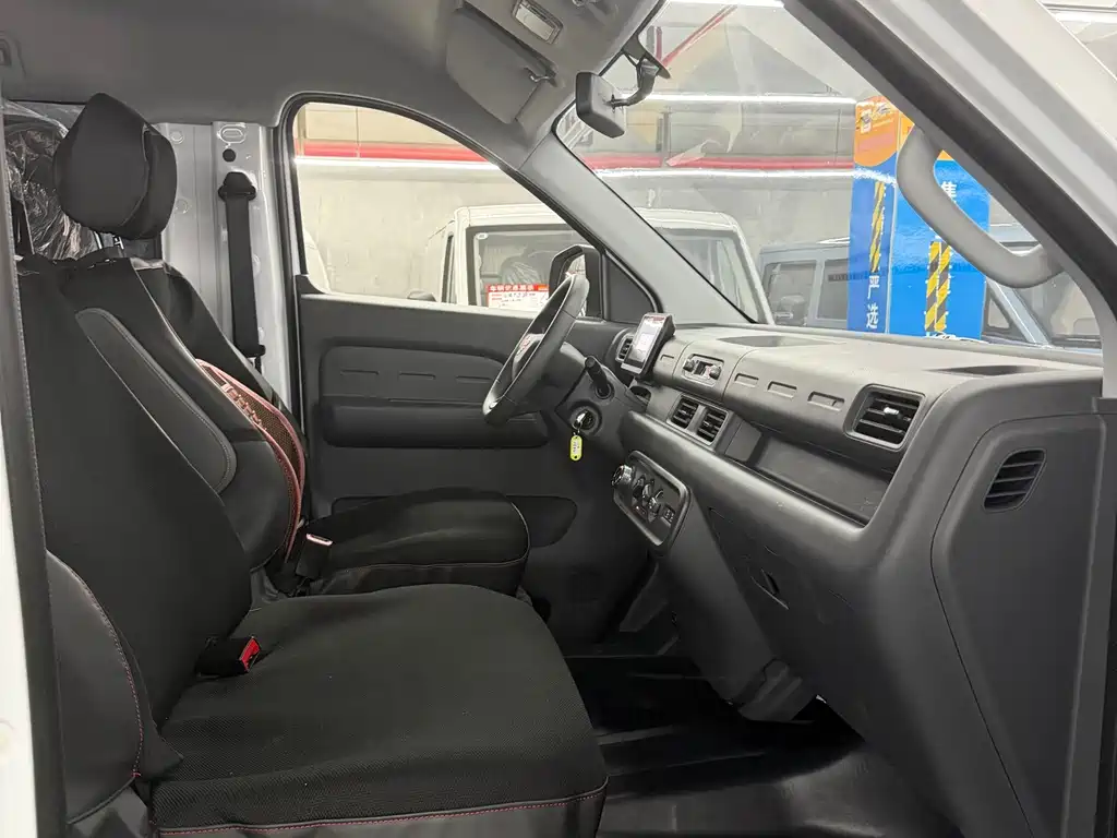 Wuling Yangguang Pro — миниатюра 12