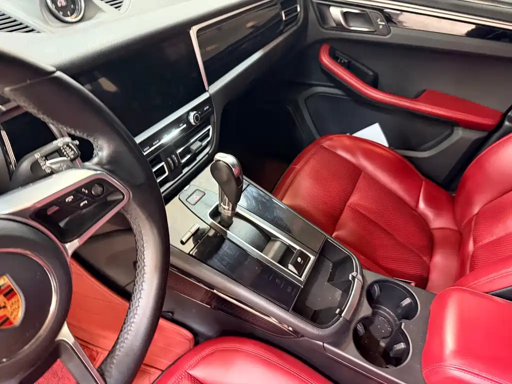 Porsche Macan — миниатюра 7