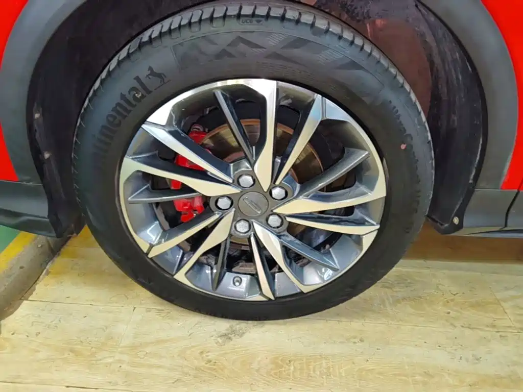 Geely Binyue — миниатюра 23