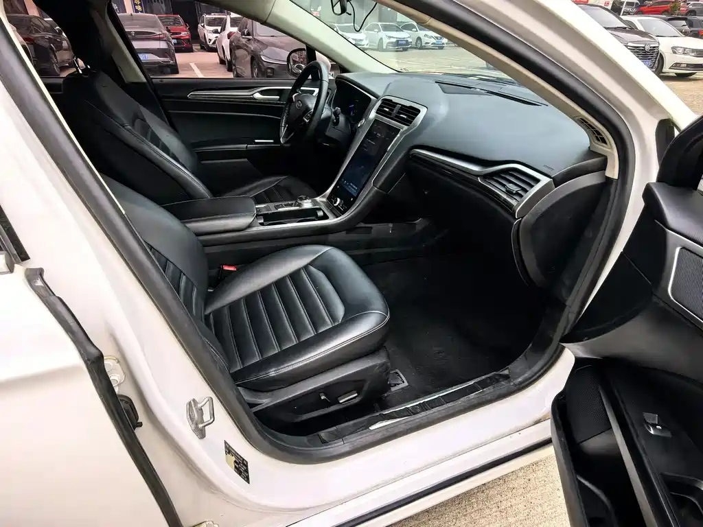 Ford Mondeo — миниатюра 12