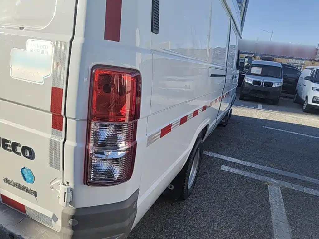 IVECO Daily — миниатюра 8