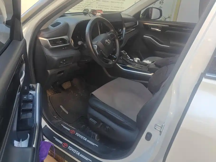 Toyota Highlander — миниатюра 9