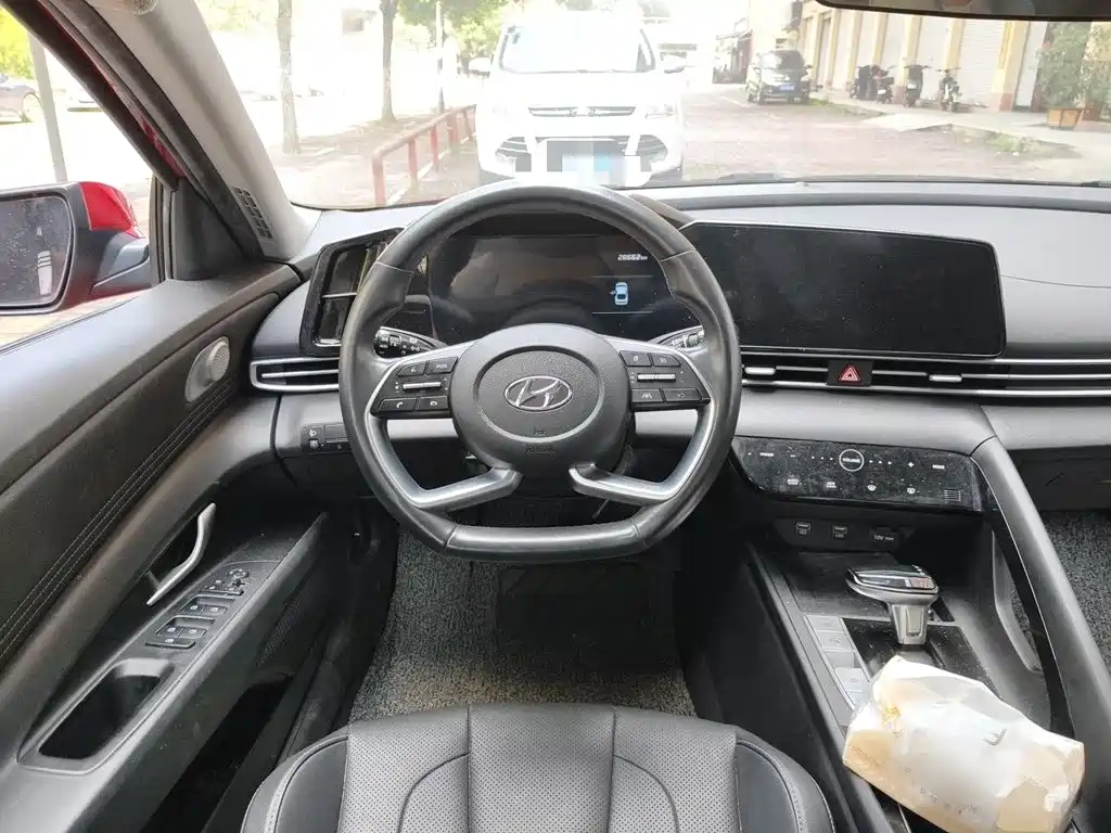 Hyundai Elantra — миниатюра 3