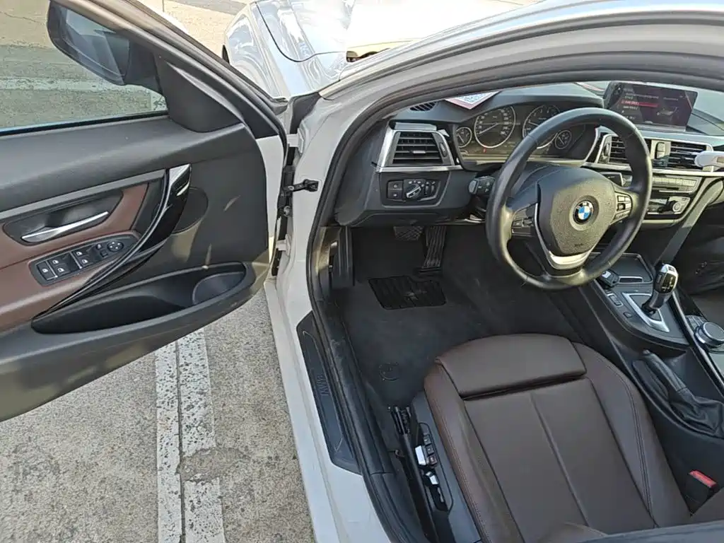 BMW 3 Series — миниатюра 16