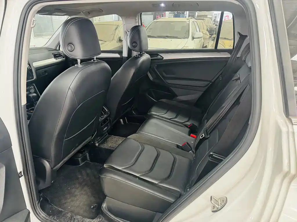 Volkswagen Tiguan L — миниатюра 5