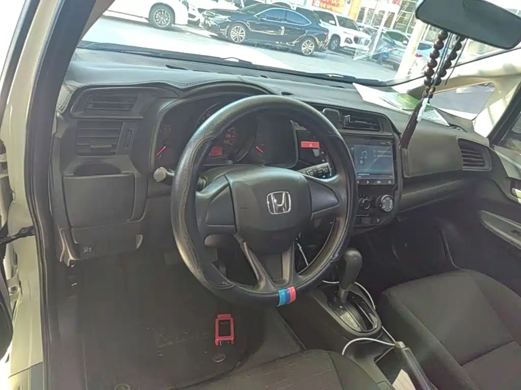 Honda Fit — миниатюра 10