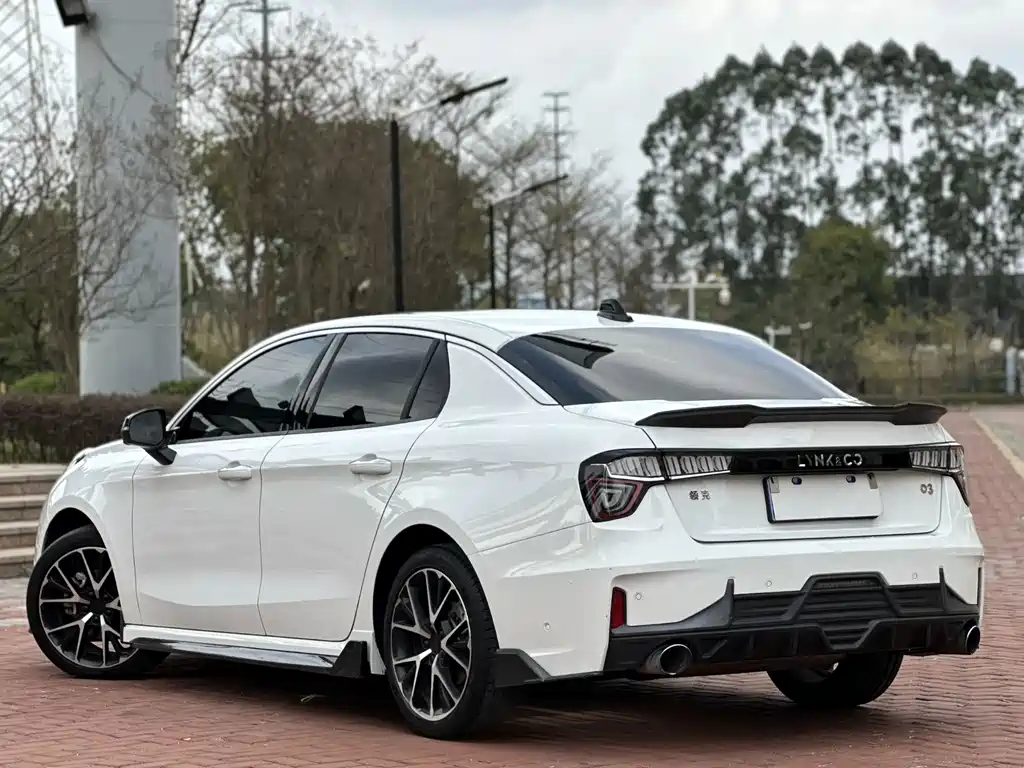 Lynk & Co 03 — миниатюра 9