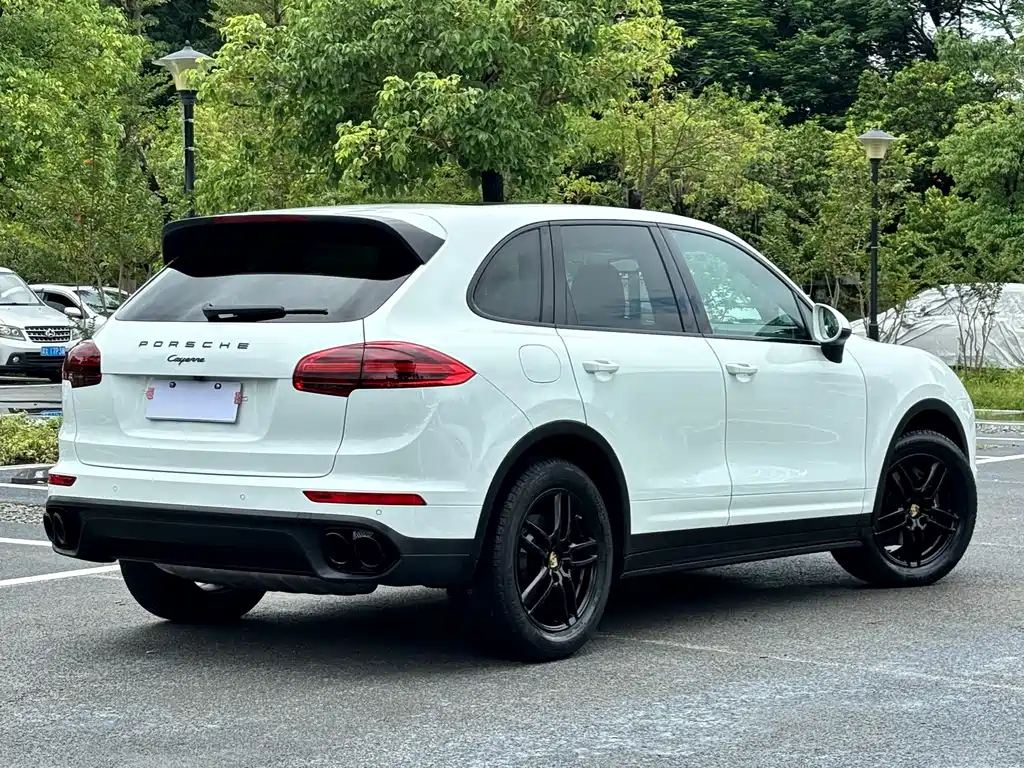 PORSCHE CAYENNE