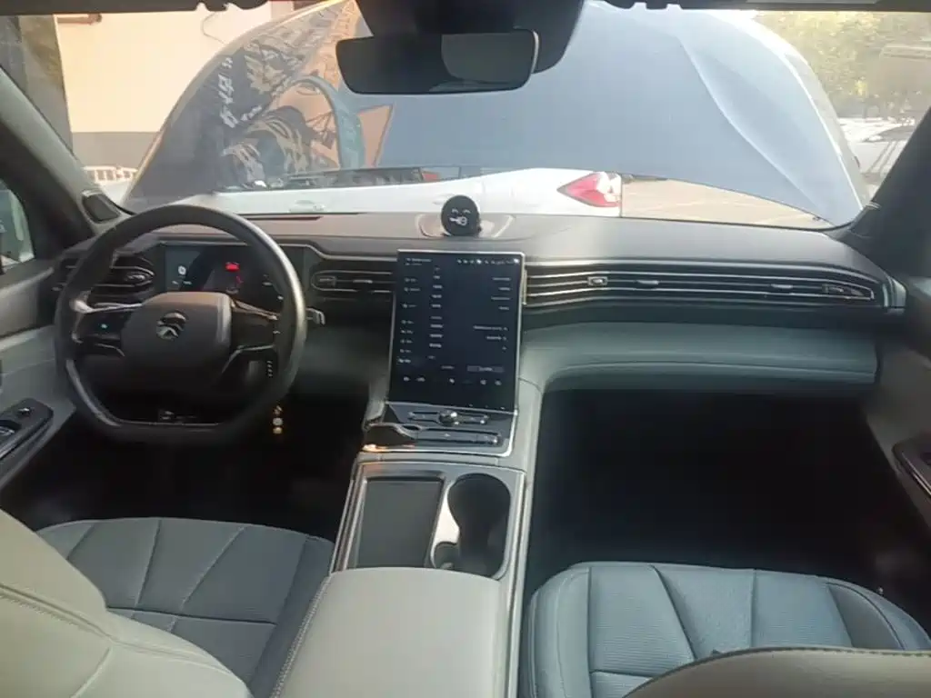 NIO ES8 — миниатюра 10