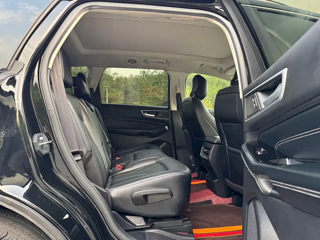 Ford Edge — миниатюра 13